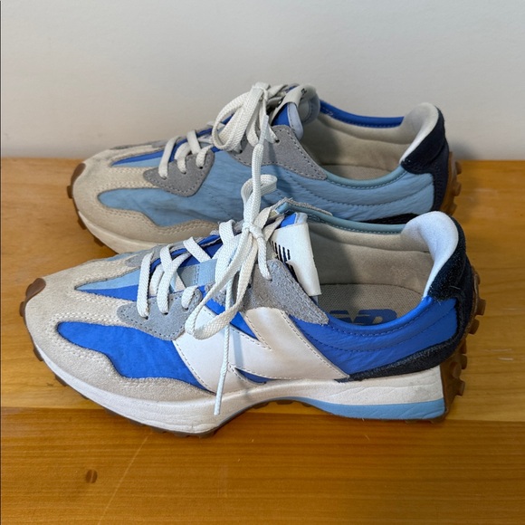 New Balance Suede 327 Sneakers - Picture 2 of 9